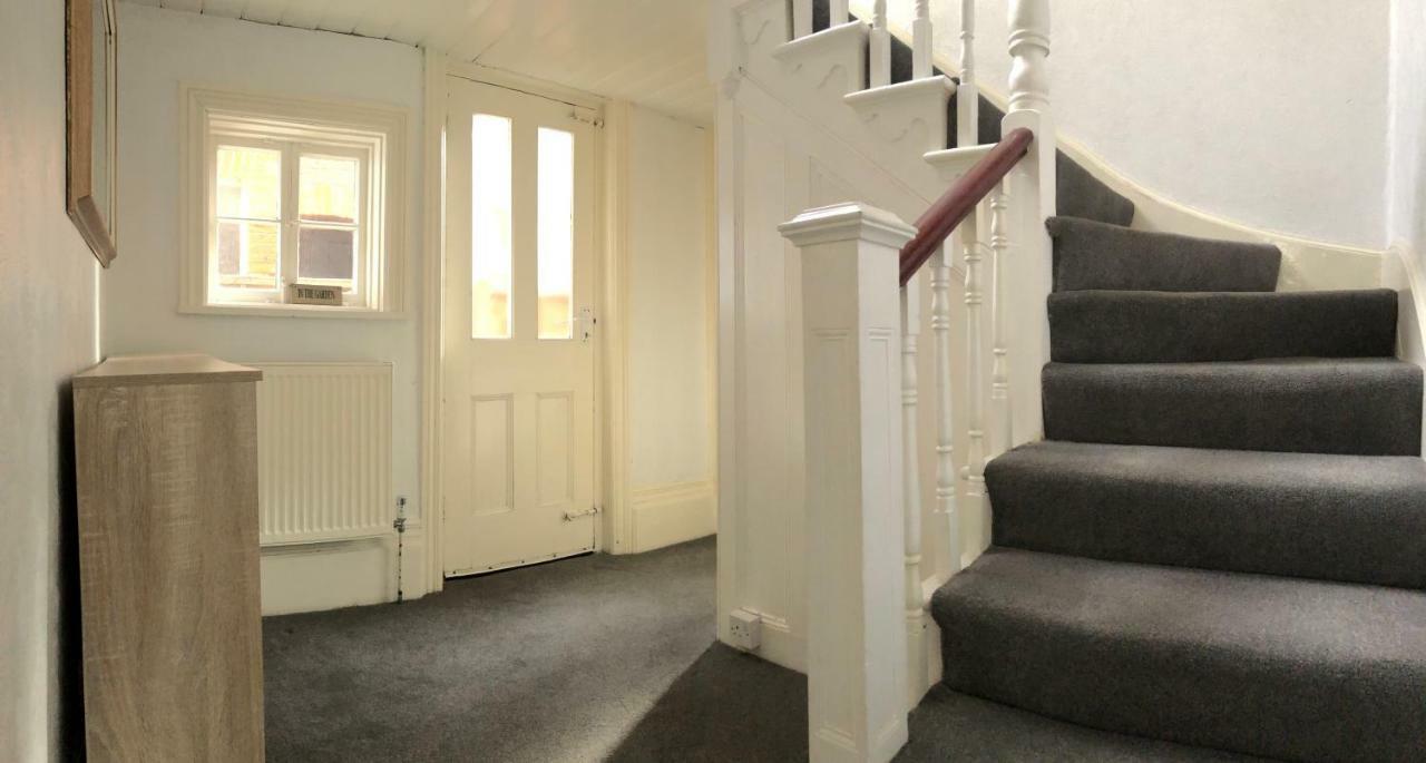 Villa Thirty Barons à Southsea Extérieur photo
